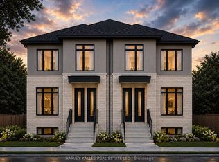376 Revus Ave #6, Mississauga, ON L5G 1S1