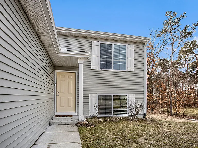 2375 Bethie Dr — Photo 2
