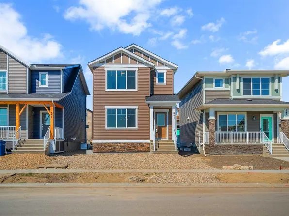 541 E Bayview St SW, Airdrie, AB T4B 5M4