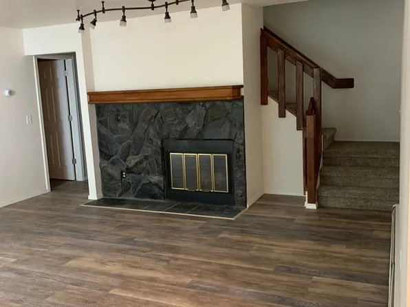 1701 Elcadore Dr, Anchorage, AK 99507