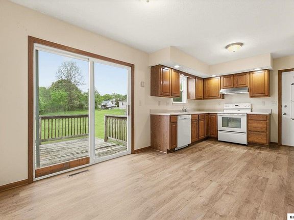 5th image of 329 Wooster Rd