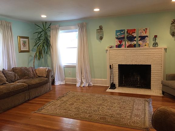 3rd image of 114 Linden St