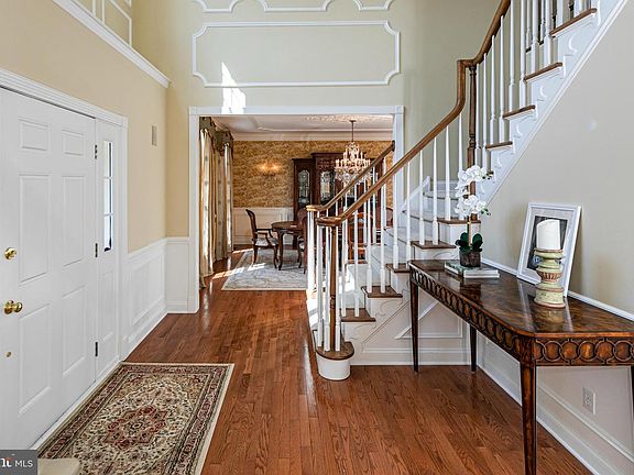 4th image of 50 Stone Cliff Rd