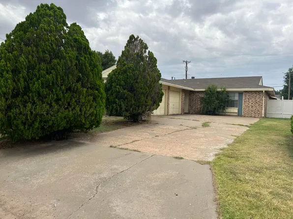 2635 Seminole Dr, Pampa, TX 79065