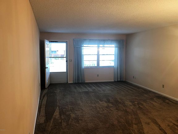 4th image of 8560 SW 93rd Ln Unit E