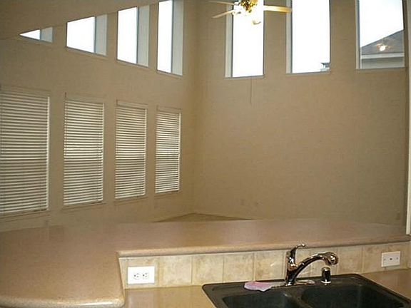 3rd image of 7855 Thistletree Ln