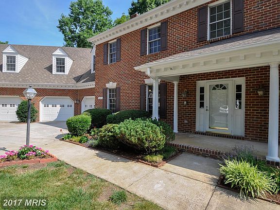 2nd image of 10025 Altamont Cir