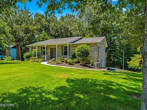 3rd image of 1016 Lovell View Cir