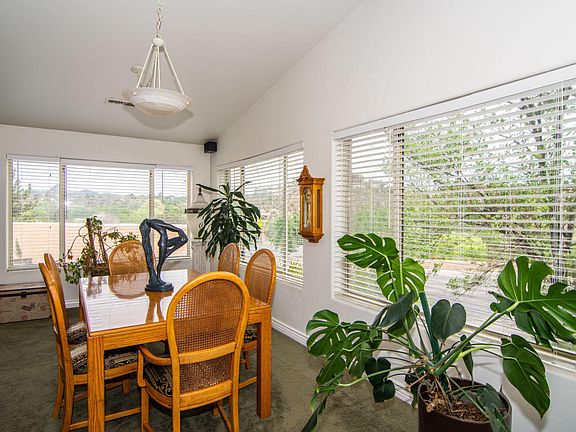 5th image of 897 Whispering Oak Dr