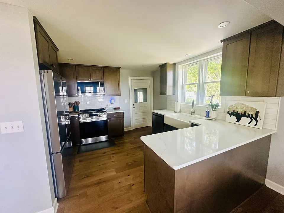 7583 Ellicott Rd