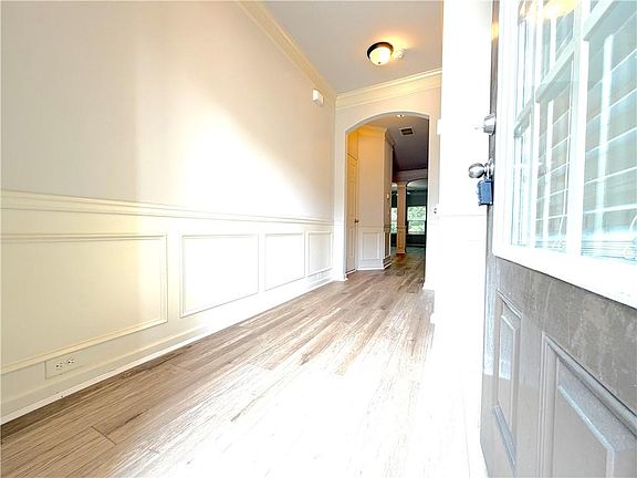 2nd image of 323 Knelston Oak Dr