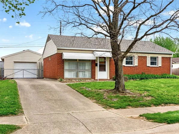 1330 Kapok St, Fairborn, OH 45324