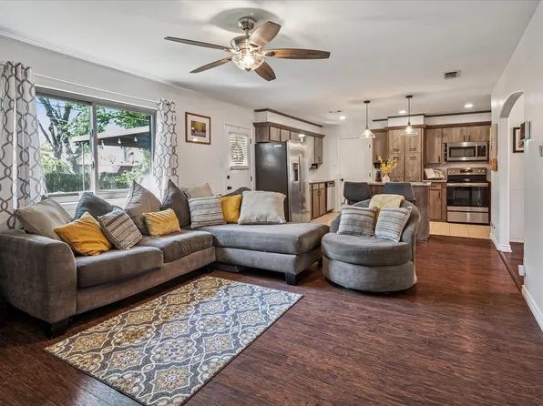 1924 Charleston Dr, Bedford, TX 76022