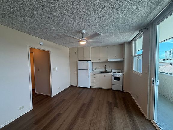 3rd image of 1650 Stillman Ln #302