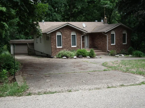 18 Sheridan Dr, Putnam, IL 61560