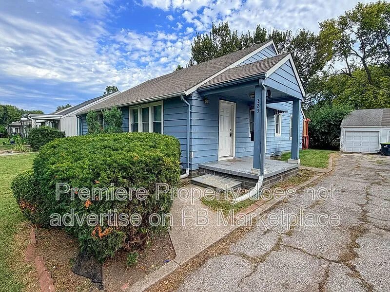 3 bed, 1.5 bath, 875 sqft, $1,395 — Photo 3