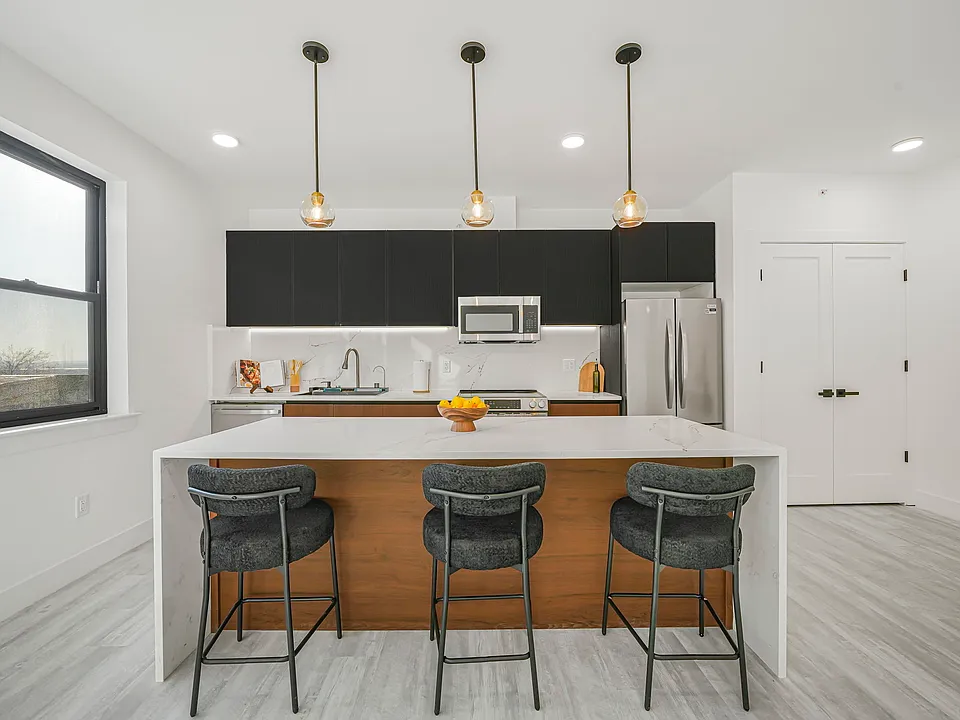 4614 Kennedy Blvd #403