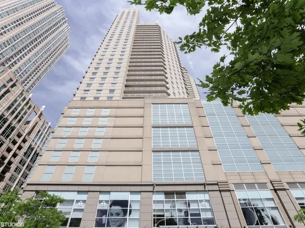 545 N Dearborn St #W0910, Chicago, IL 60654