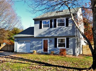6 McLure Ln, Merrimack, NH 03054