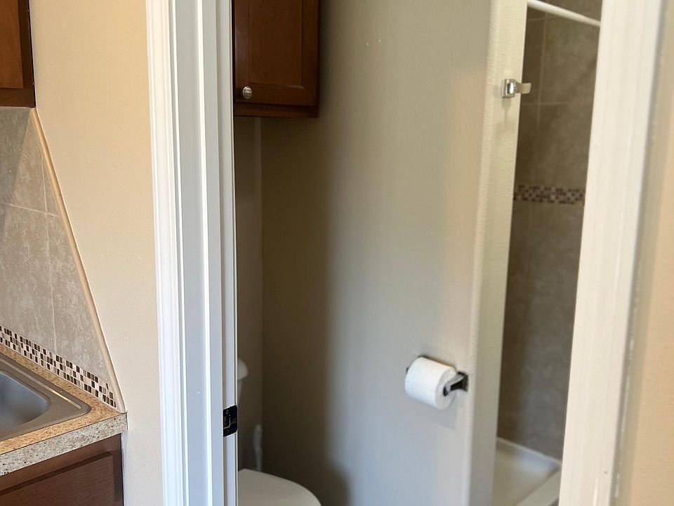 1st image of 302 N Sycamore St #302