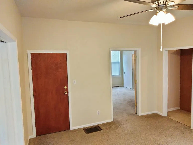 2817 Charlotte St #1 — Photo 9