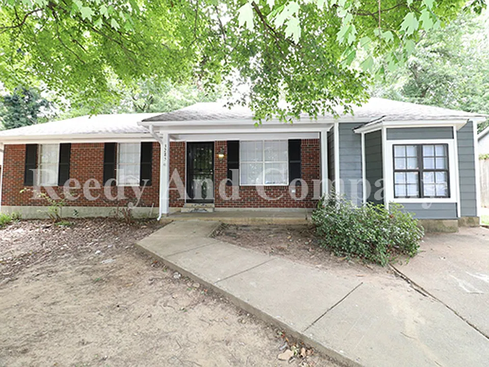 3285 Mayfair Dr