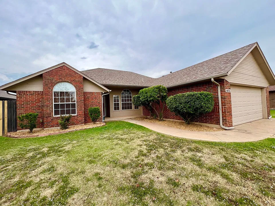 825 Glenwood Dr