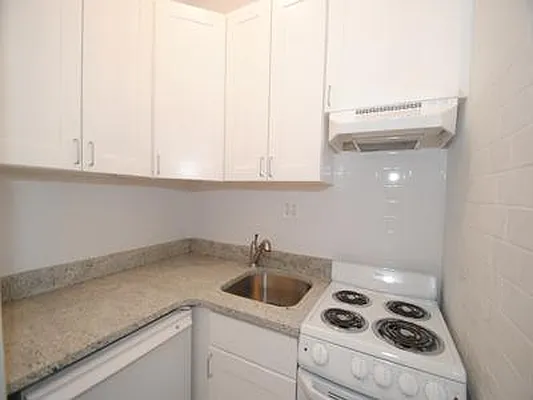 Rented by Buchbinder & Warren | media 23