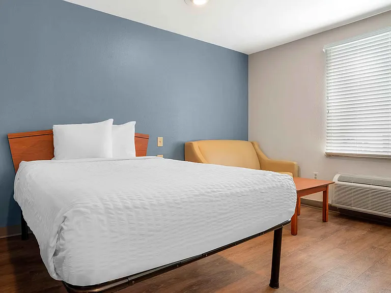 Deluxe Studio - 1 Full Bed