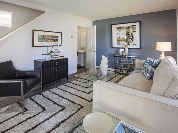 2905 S Cabrillo Ave #876-A