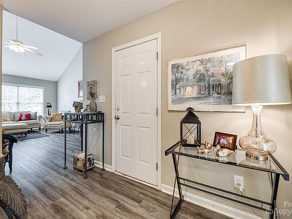 2nd image of 2083 Egret Ct