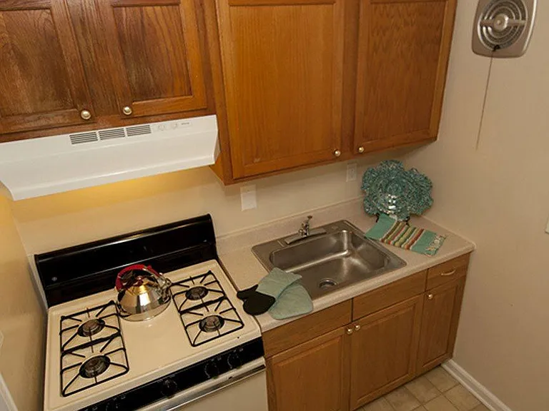 Frederick Greenes Apartments — Photo 7