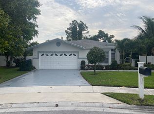 118 Churchill Dr, Royal Palm Beach, FL 33411