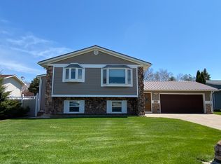 1710 3rd Ave NE, Jamestown, ND 58401