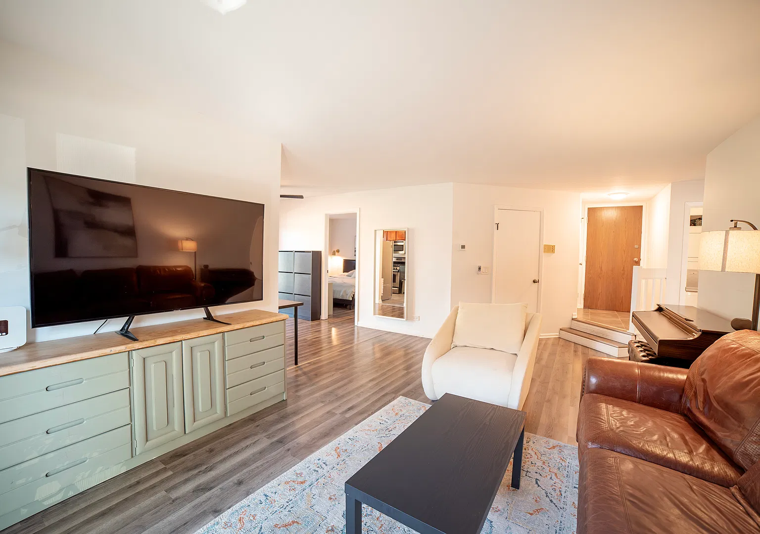 2 bed, 966 sqft, $1,800 — Photo 4