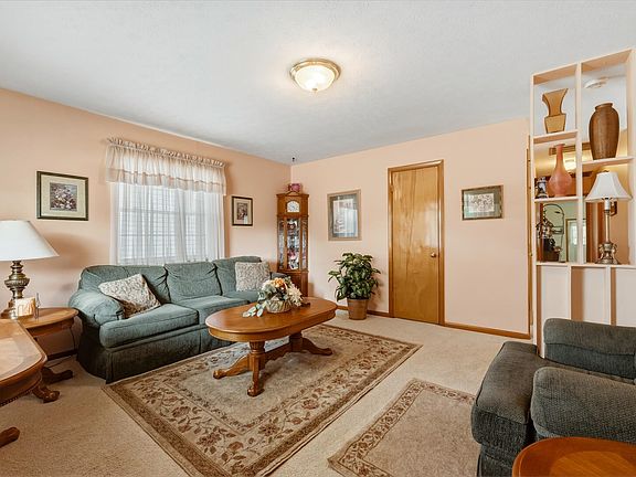 4th image of 311 Thornburg Rd