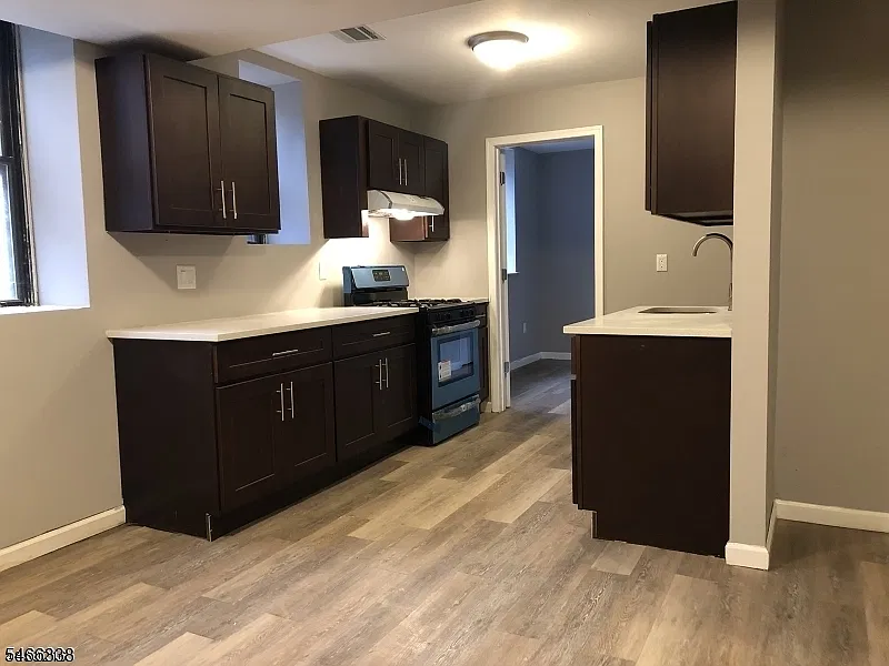 3 bed, 1.0 bath, $1,700 — Photo 3