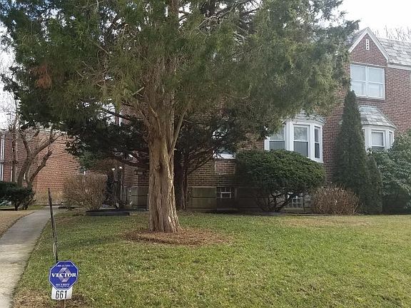 4th image of 661 W Park Ln #1