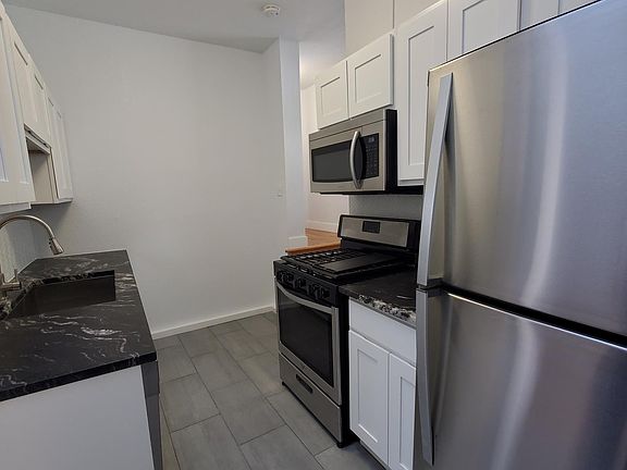 5th image of 1259 N Clarkson St APT 3