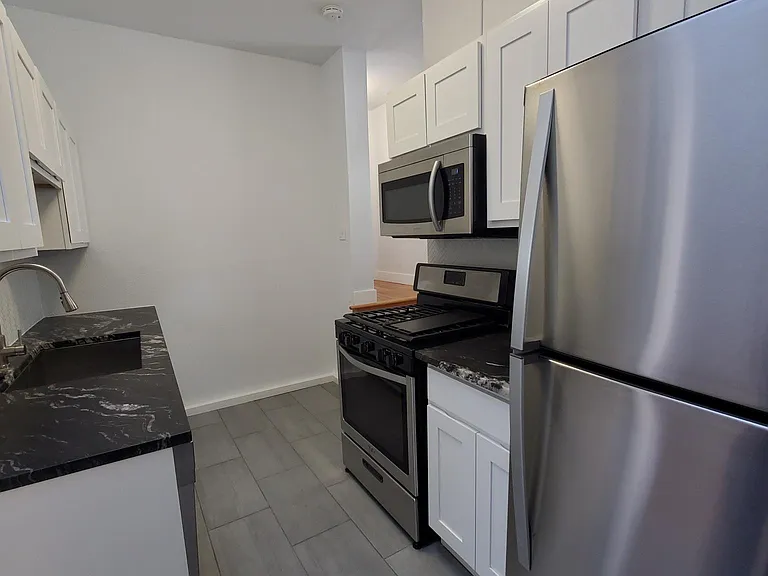 1259 N Clarkson St #3 — Photo 5