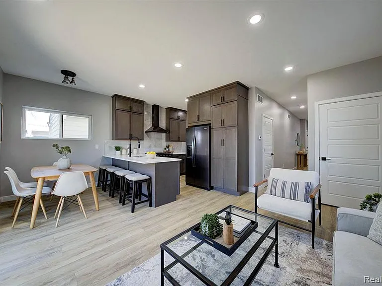 2808 Goodrich St — Photo 8
