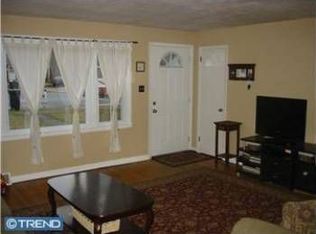 114 Greenbriar Pl, Aston, PA 19014