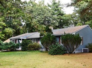 7 Hilltop Dr, Bedford, MA 01730