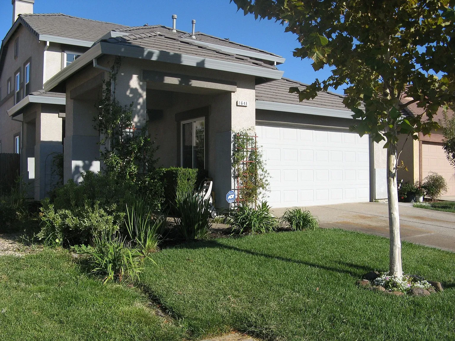 1648 Windsor Way photo 1