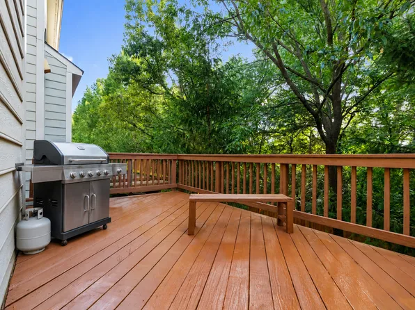 116 Herndon Mill Cir, Herndon, VA 20170