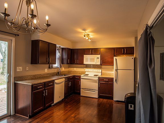 3rd image of 660 Village Place South Dr