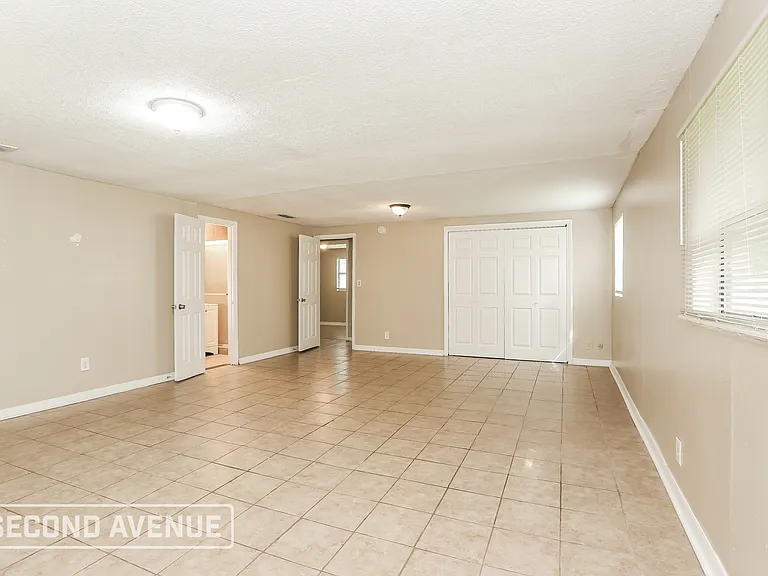 7938 Lake Park Ct — Photo 12