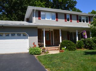 102 Peter Rafferty Dr, Hamilton, NJ 08690