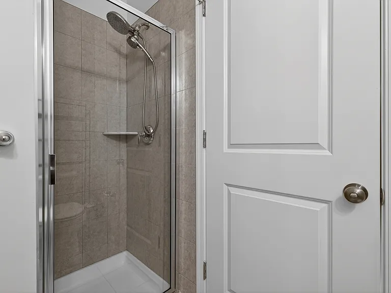 60 Roosevelt Dr — Photo 10