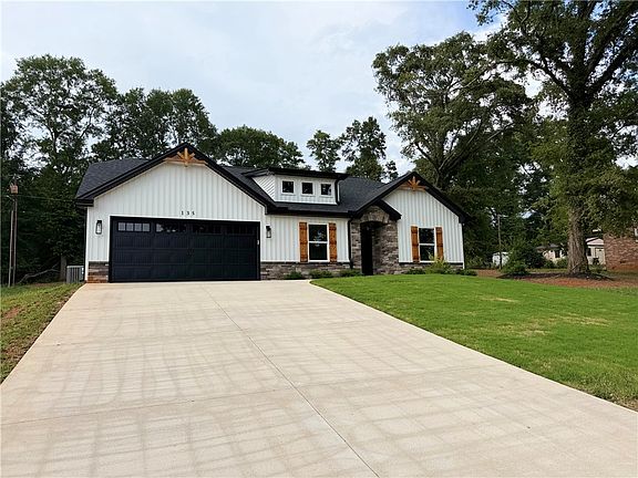 2nd image of 135 Westwood Cir